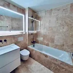 דירה Modern Apt, Swimming Pools, Wellness & Tennis