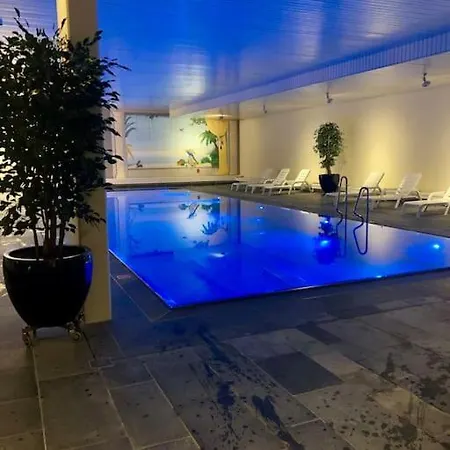 Modern Swimming Pools Wellness And Tennis * Laax