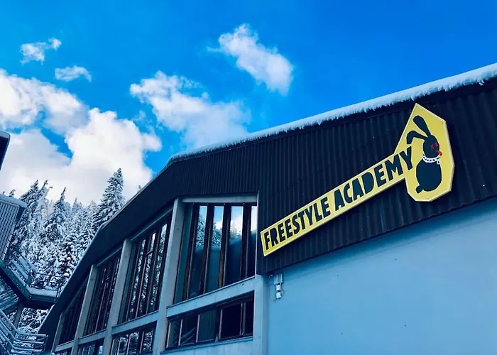 Modern Apt, Swimming Pools, Wellness & Tennis Лакс